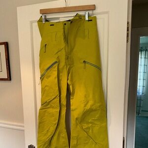 Patagonia Men’s shell ski pants size S